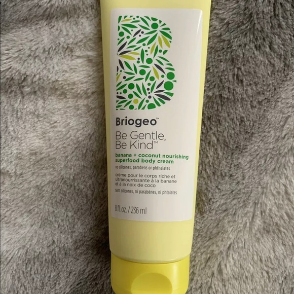 Briogeo Be Gentle, Be Kind Banana + Coconut Nourishing Superfood Body Cream 8 oz - Picture 1 of 2